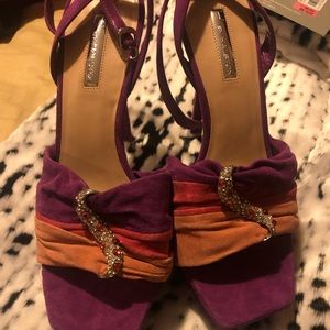 Purple pumps with accent!